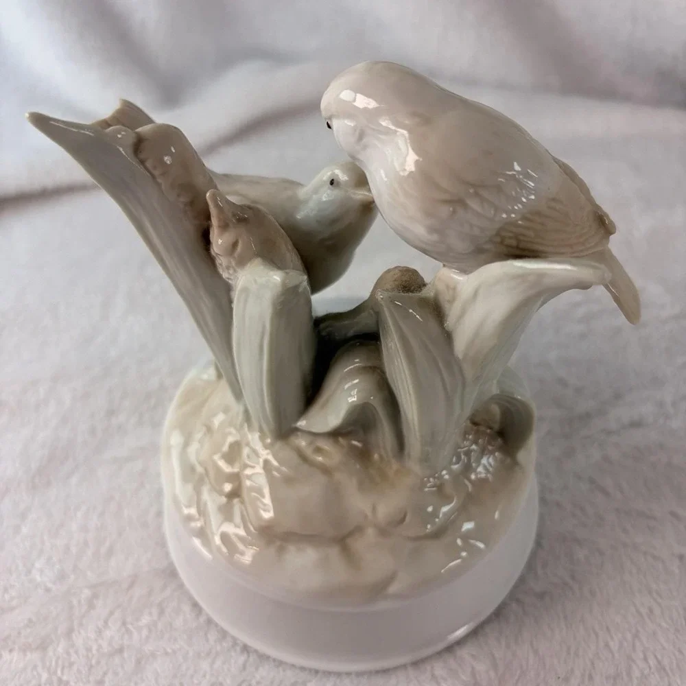 Vintage 70s Porcelain Bird Music Box Figurine Birds in Cattails As Is Repair